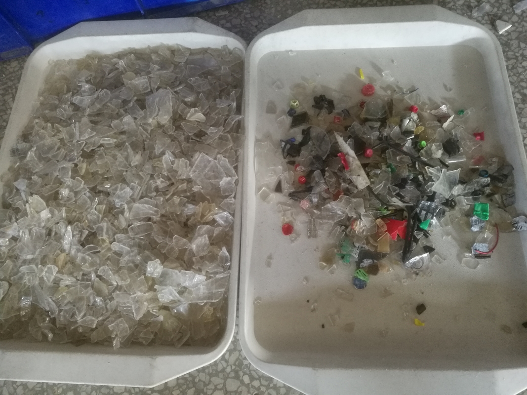 Pe Pp Pvc Pet Hdpe Ldpe حبيبات بلاستيكية لون فارز آلة فرز الألوان لرقائق الحيوانات الأليفة