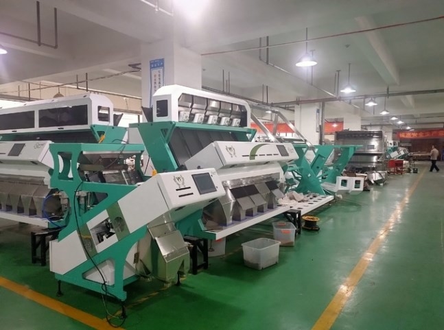 إعادة تدوير آلة فرز لون الجسيمات البلاستيكية PP PET PVC Color Separator Machine