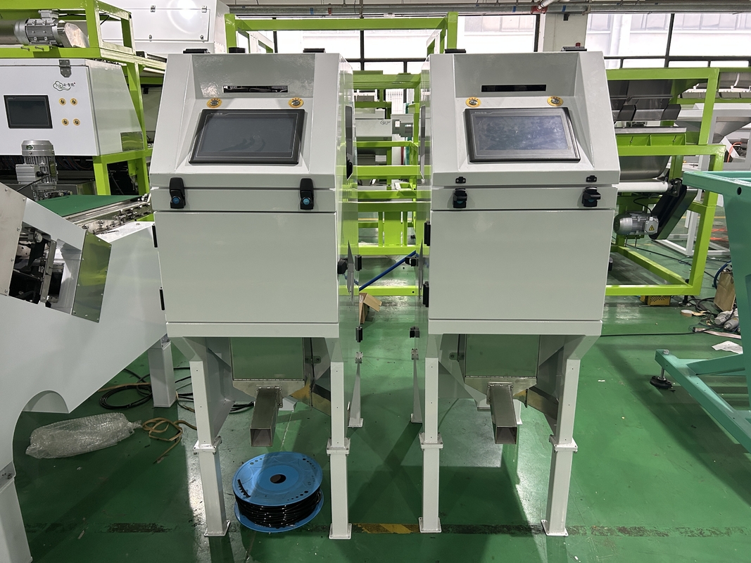 جهاز فرز الألوان متعدد الوظائف ودقة عالية الطاقة الكاملة 0.75kw -7.0kw لفرز العلكة العربية