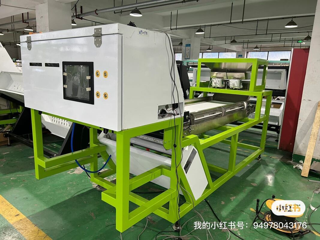 فاصل ألوان خام المنغنيز الصناعي عالي الدقة ≥99.99% مع مصدر ضوء LED وطارد معدني لفرز الحصى