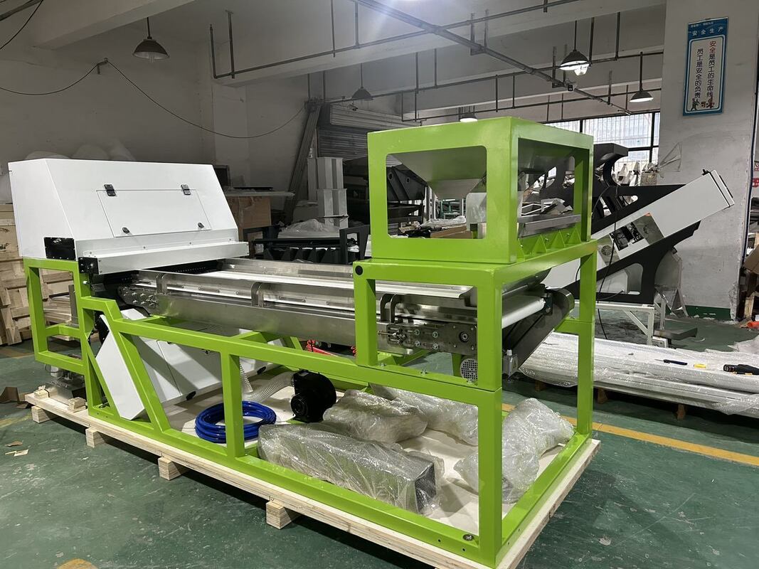 فاصل ألوان خام المنغنيز الصناعي عالي الدقة ≥99.99% مع مصدر ضوء LED وطارد معدني لفرز الحصى