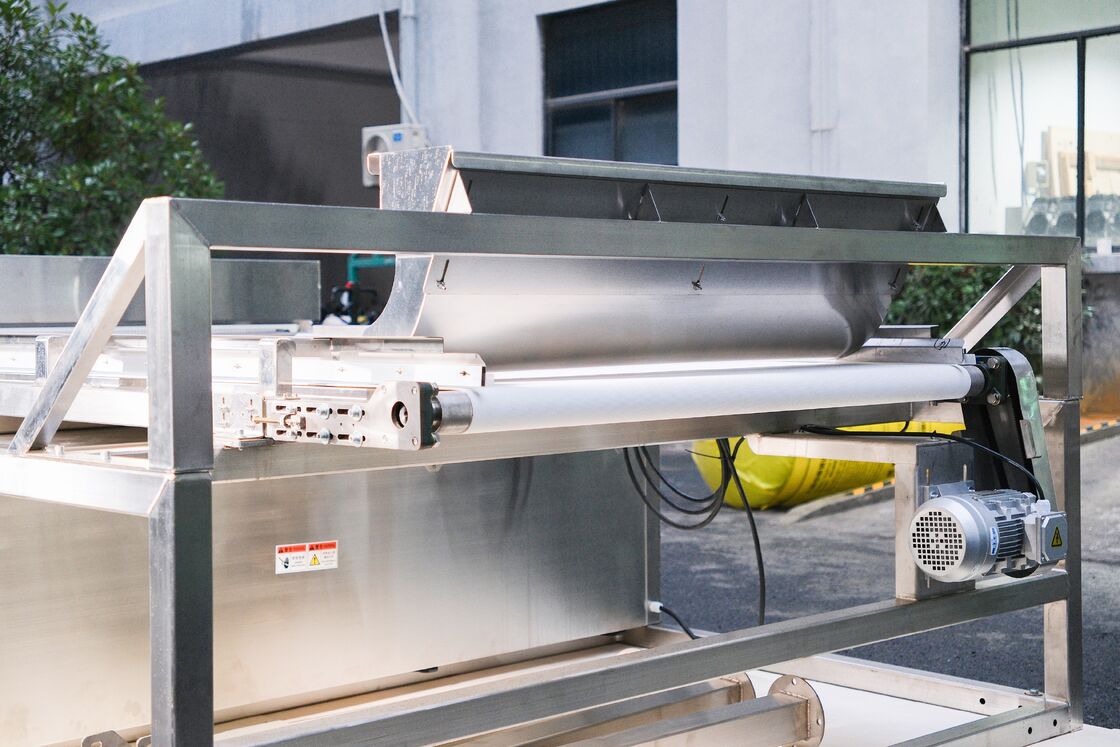 آلة فرز الألوان من توت العرعر وينياو ذات الحزام العريض من الفولاذ المقاوم للصدأ، لفرز ألوان التوت الأزرق والفراولة والتوت الأحمر، بسعر المصنع مع شهادة CE، جهاز تحكم عن بعد