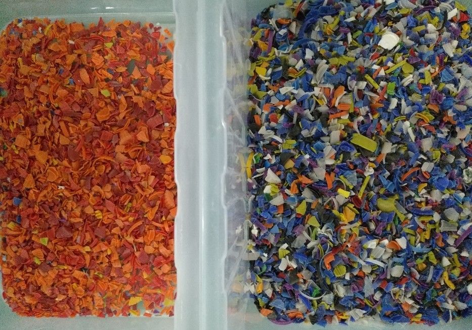 كاميرا CCD الصناعية آلة فرز الألوان البلاستيكية البلاستيكية PE PET PVC PP ABS آلة فصل اللون