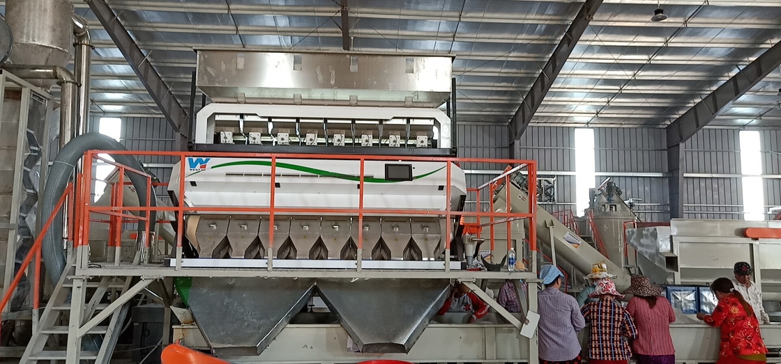 كاميرا بصرية CCD آلة فرز القمح 4000 كجم / ساعة إنتاجية 320 قناة