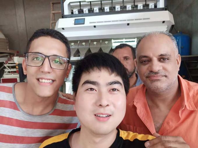 10 آلة تصنيف الألوان من الزجاج الأبيض الزرقاء البنية للصناعة مع جهاز تحكم عن بعد WiFi 13