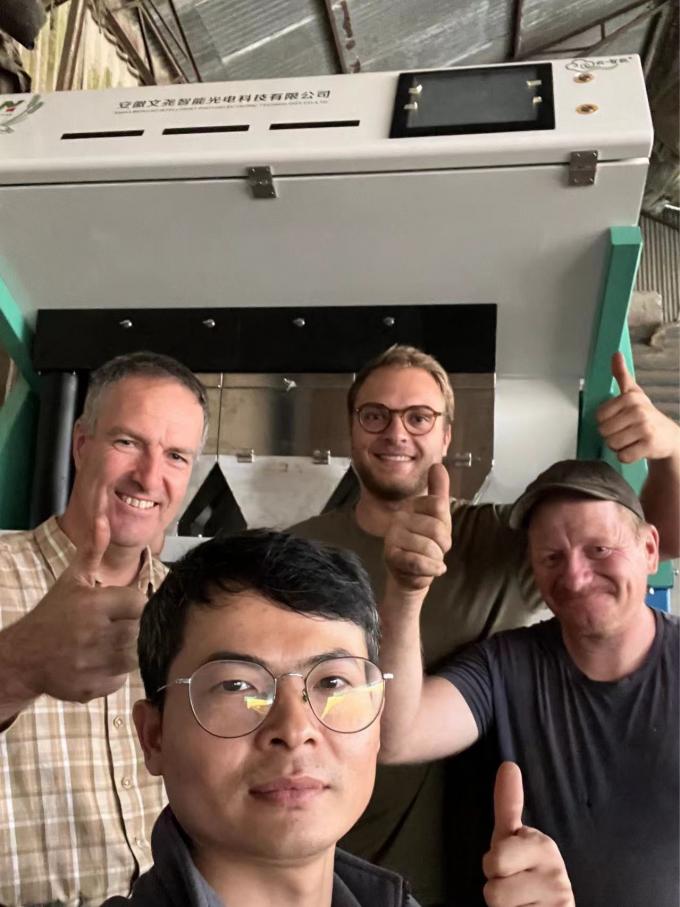 آلة فرز الألوان البلاستيكية الضوئية RGB ذات الوظيفة المصغرة لفرز ألوان الحيوانات الأليفة 11