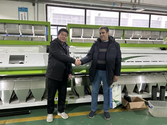 آلة فرز الألوان بالحزام بطول 1200 مم لمعالجة الحبوب والأرز الخام بدقة 99.99% 16